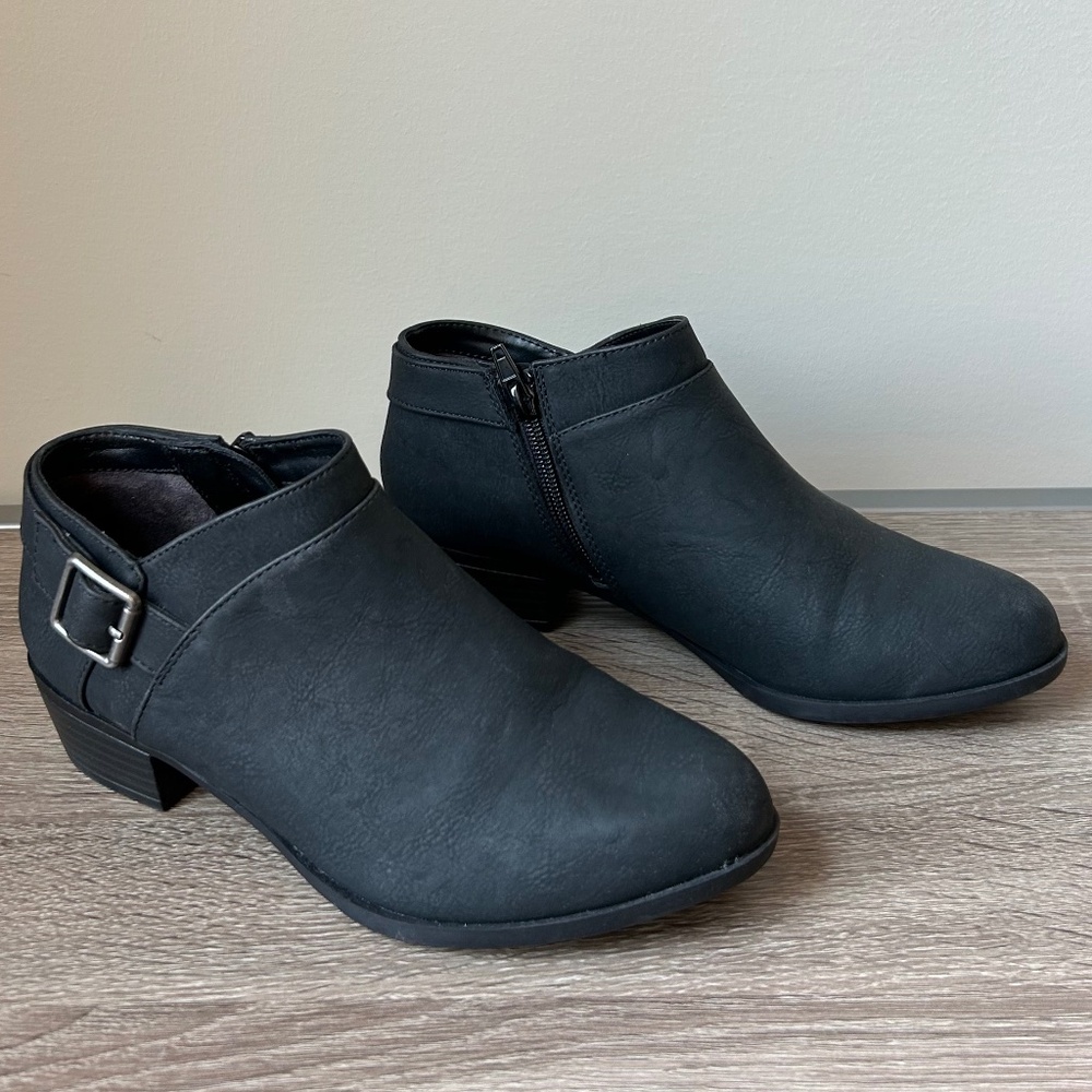 Lifestride Black Ankle Boot Womens Size 7
